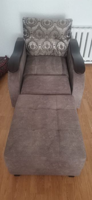 Продам диван+кресло! Торг уместен!