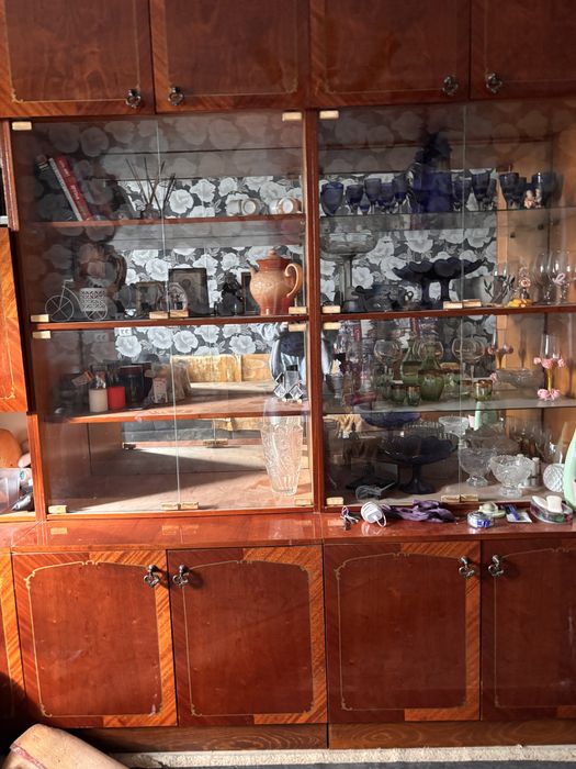 Стенка в отличном состоянии