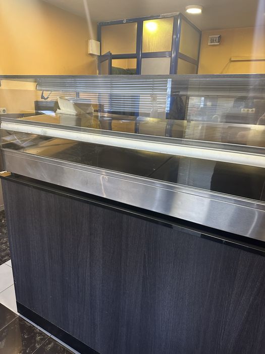 Оборудване за кафене! Изгодно! Топла витрина!