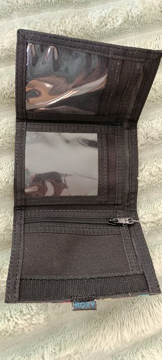 Ново портмоне ROXY