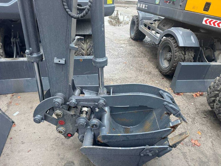 Колесный  гидравлический экскаватор XINYUAN XYC65 550  млн сум с НДС