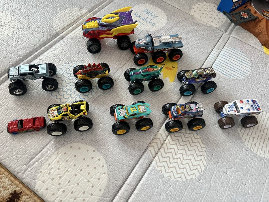 Писта Hot wheels за монстъртрак
