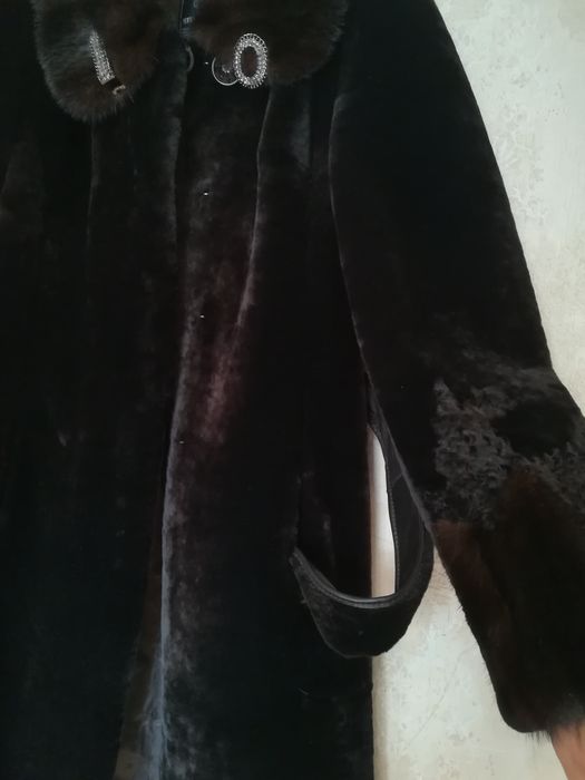 Продам шубу цигейковую