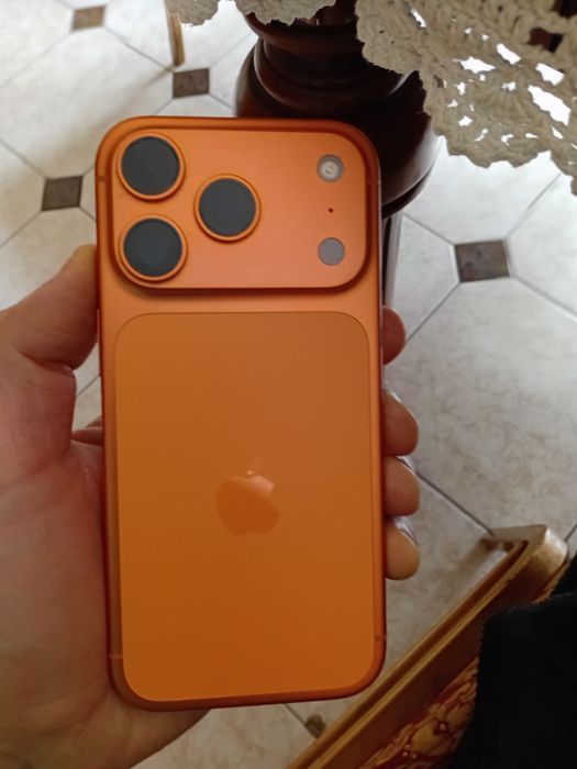 Продается айфон 17про 256гб