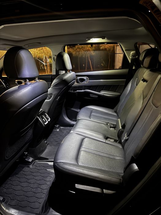 Kia Sorento 2023 yil qora tozza