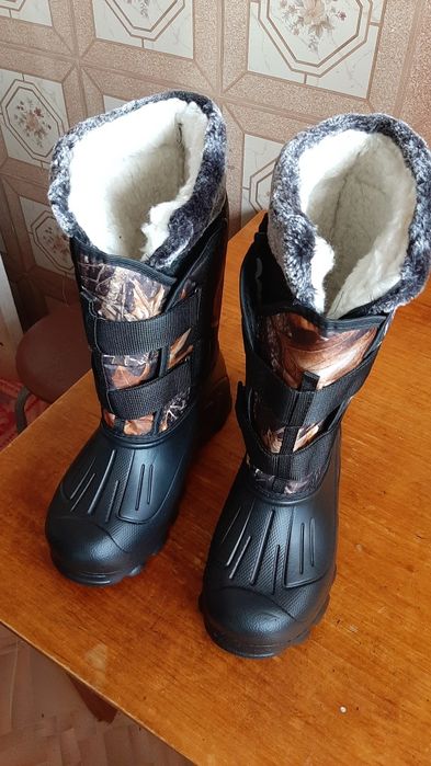 Продаю зимние сапоги