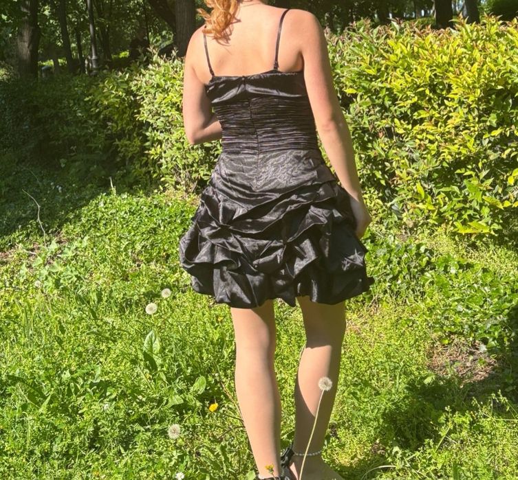 Къса официална рокля