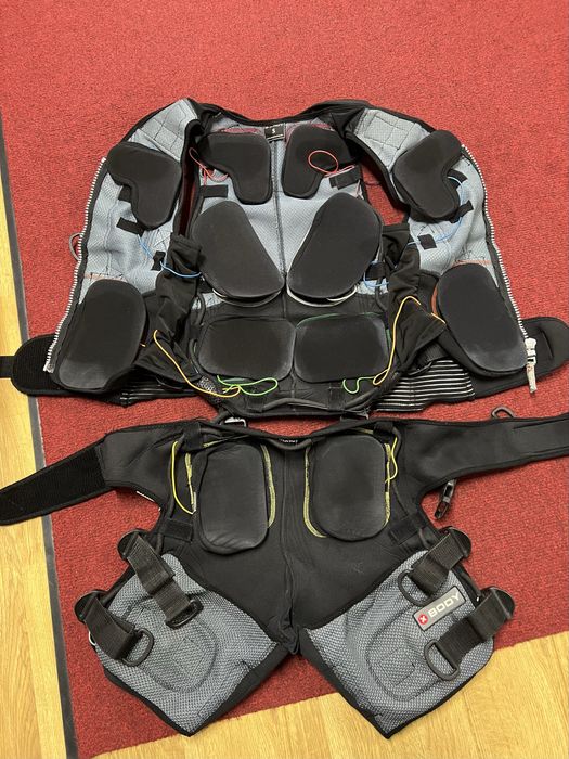 Vand veste XBODY noi sau aproape noi (EMS)