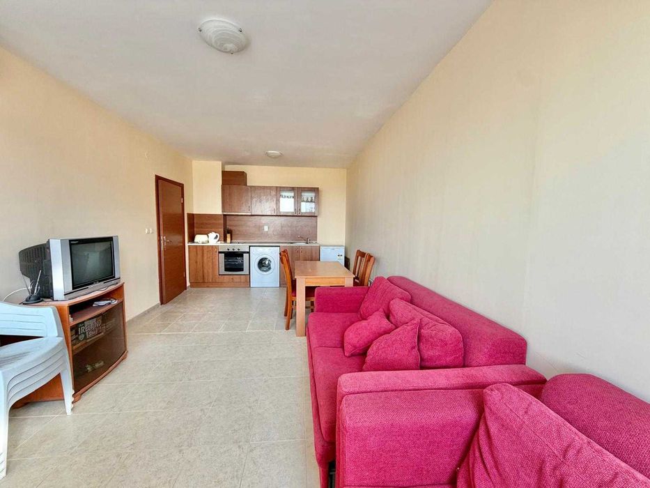 Продава се Двустаен апартамент в к.к. Слънчев бряг - 72 кв.м за 581 €/кв.м - Снимка #2