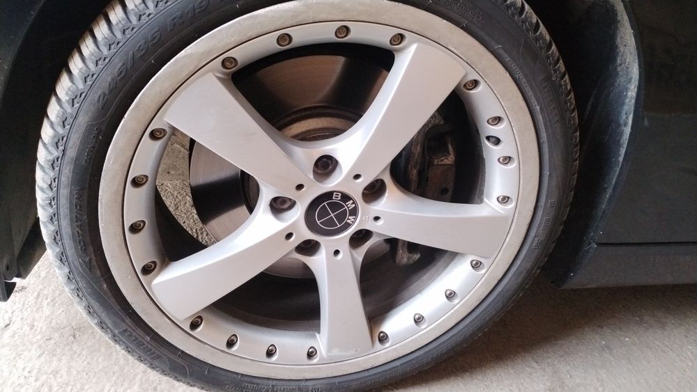 Vand sau schimb jante bmw  r 19 Made germany