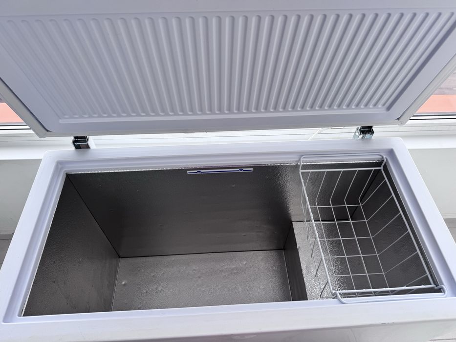 Продам морозильную камеру