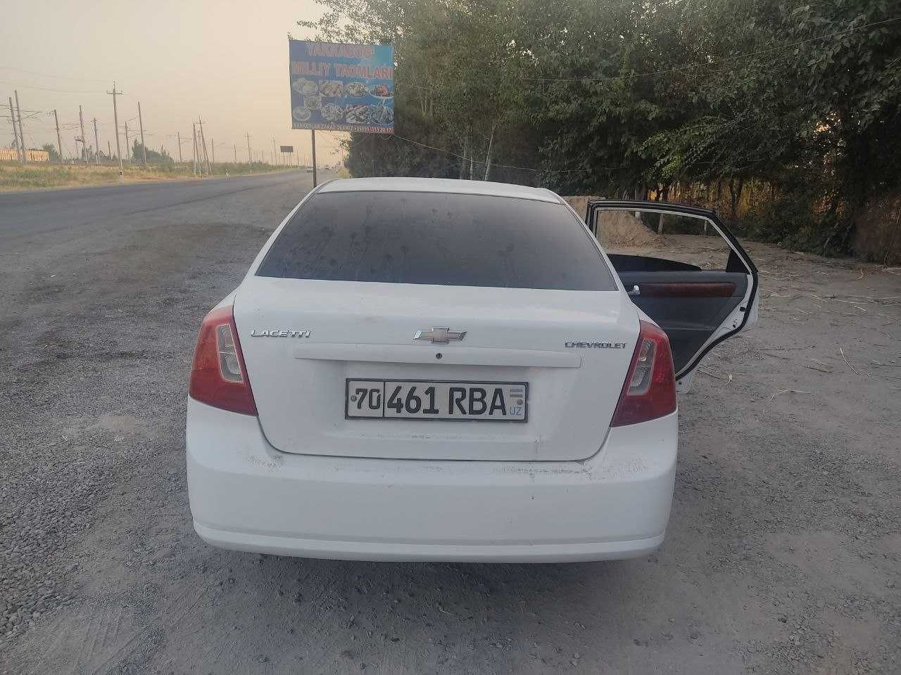 Jentra rasmlari oq