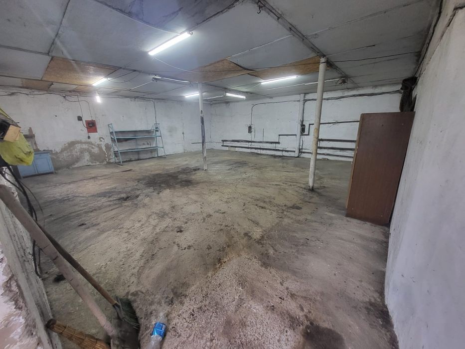 Сдам в аренду помещение 100кв.м под цех или склад .Центр города!