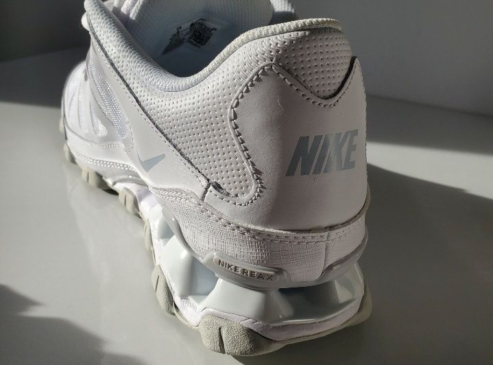 Adidasi Nike Reax 8 42,5, originali, noi