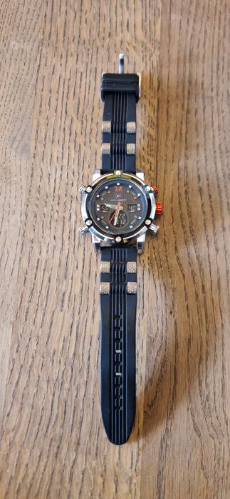 Gear'd Hardware, часовник.