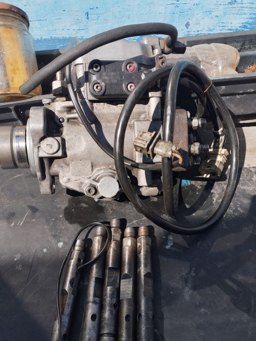 Продам топливную аппаратуры Бош.На 602 двигатель.