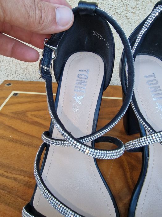 Pantofi eleganți cu toc