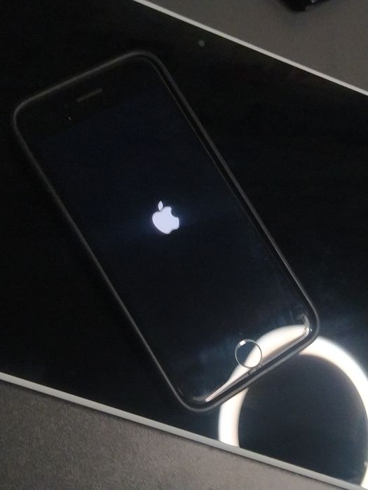 Продам iPhone 7 Black 76/128