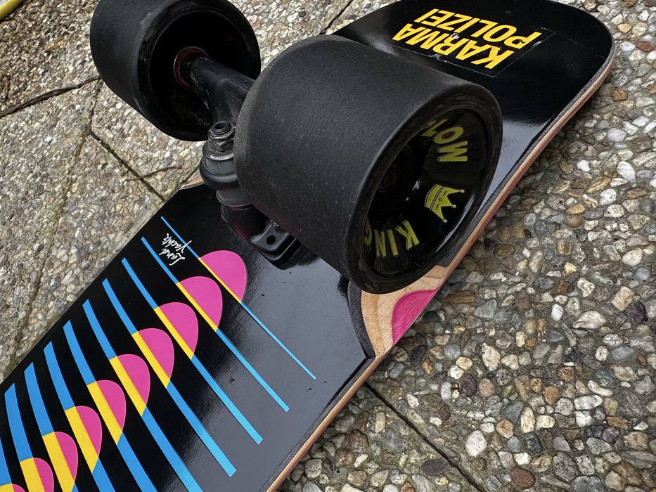 Landyachtz dinghy cruiser