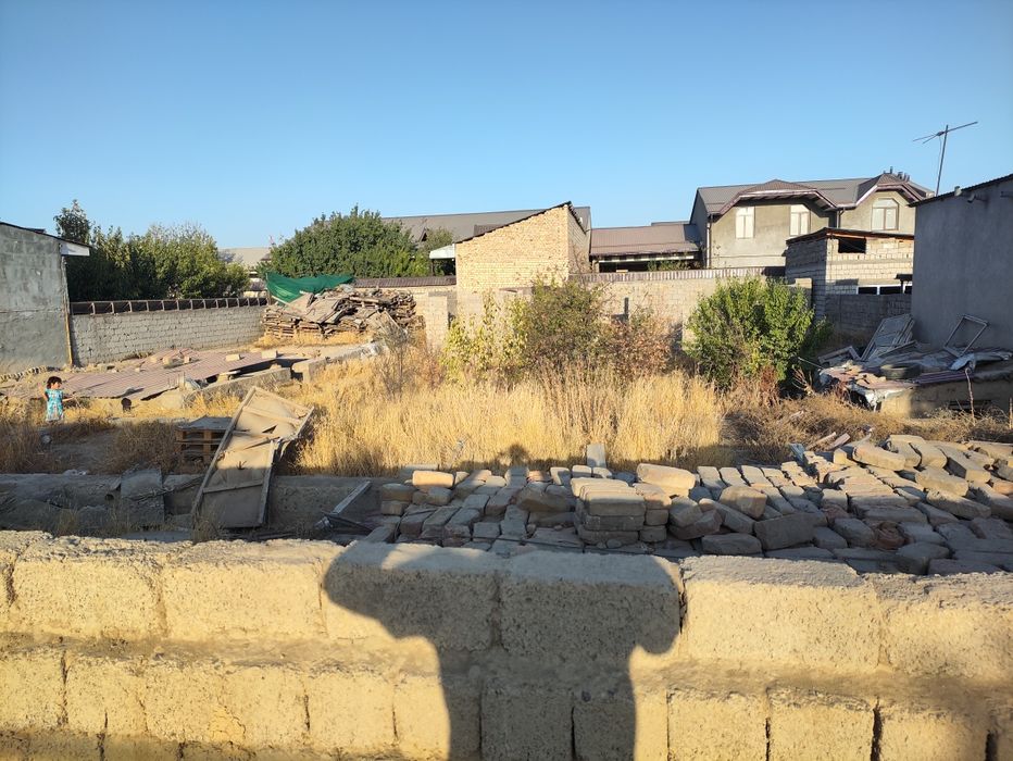 Участка келишадиган нархда