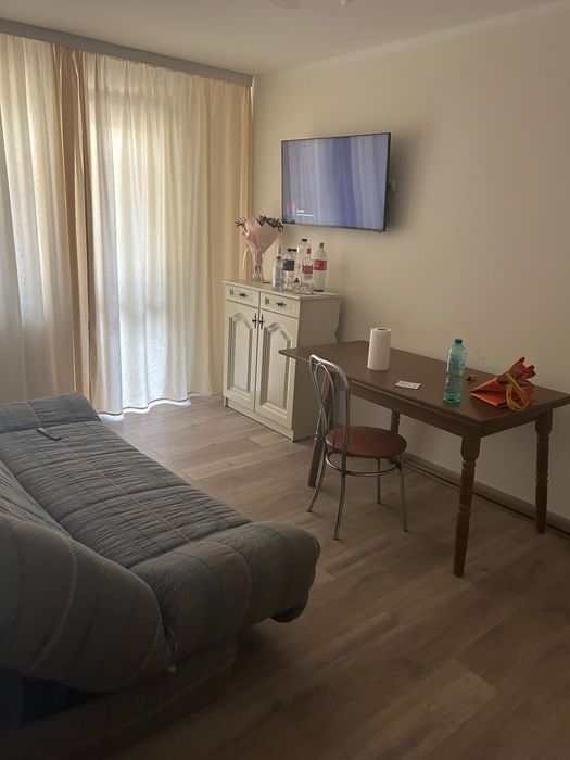 Inchiriez camera intr-un apartament de 3 camere pt. elevi de liceu