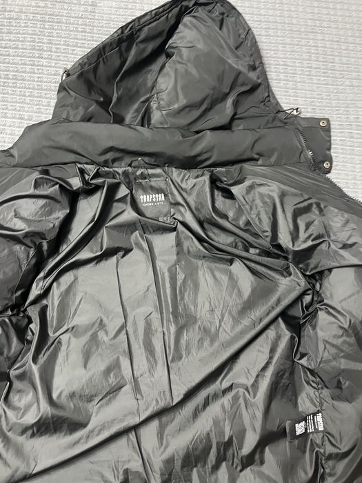 Продам пуховик.