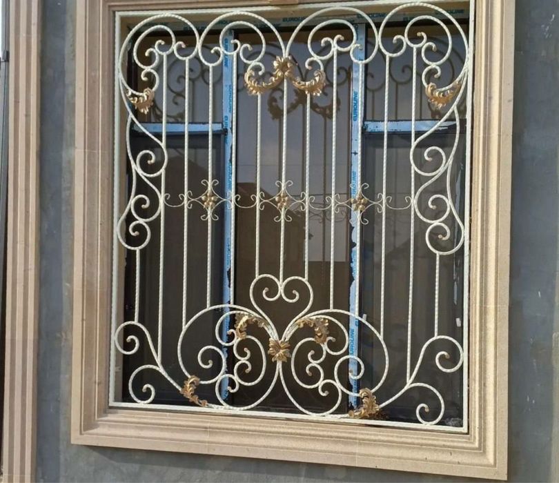 perila naves reshotka darvoza