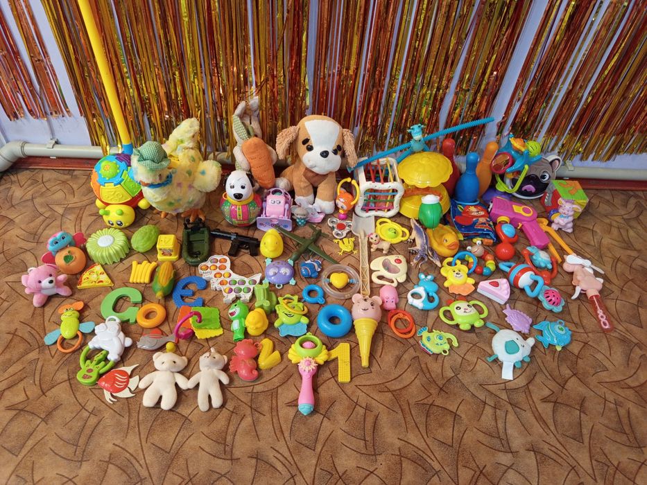 Для малышей ( игрушки ) .