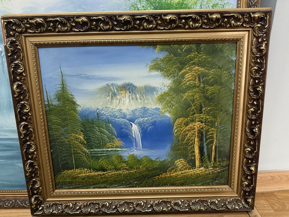 Картины в рамках