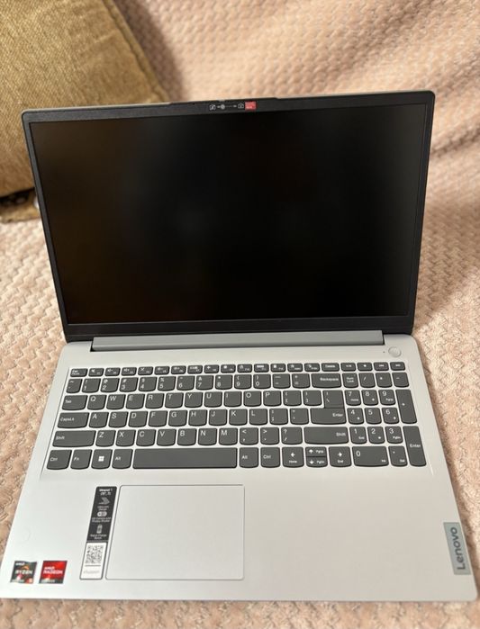 Lenovo  ideapad1,vine cu garanție