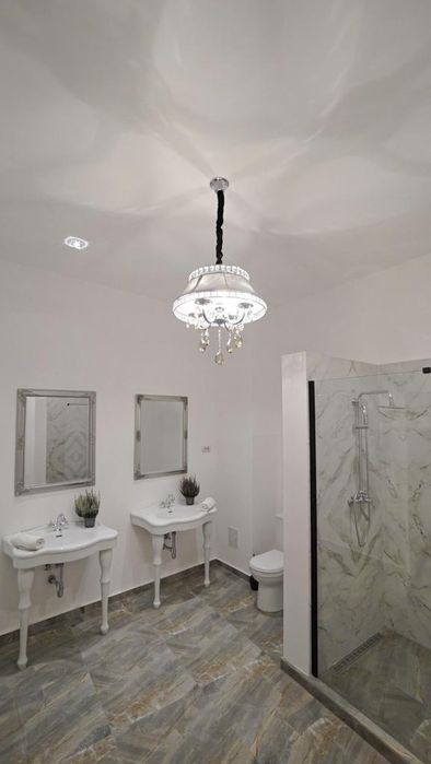 Închiriez apartament 3 camere in zona ultracentrala