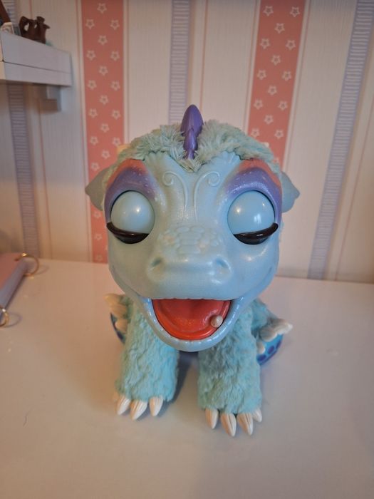 Интерактивен дракон бълващ водна пара