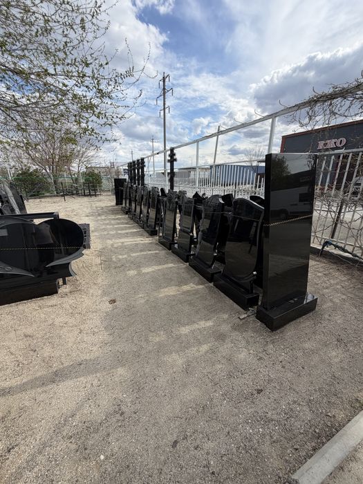 Памятник Установка мазарных плит