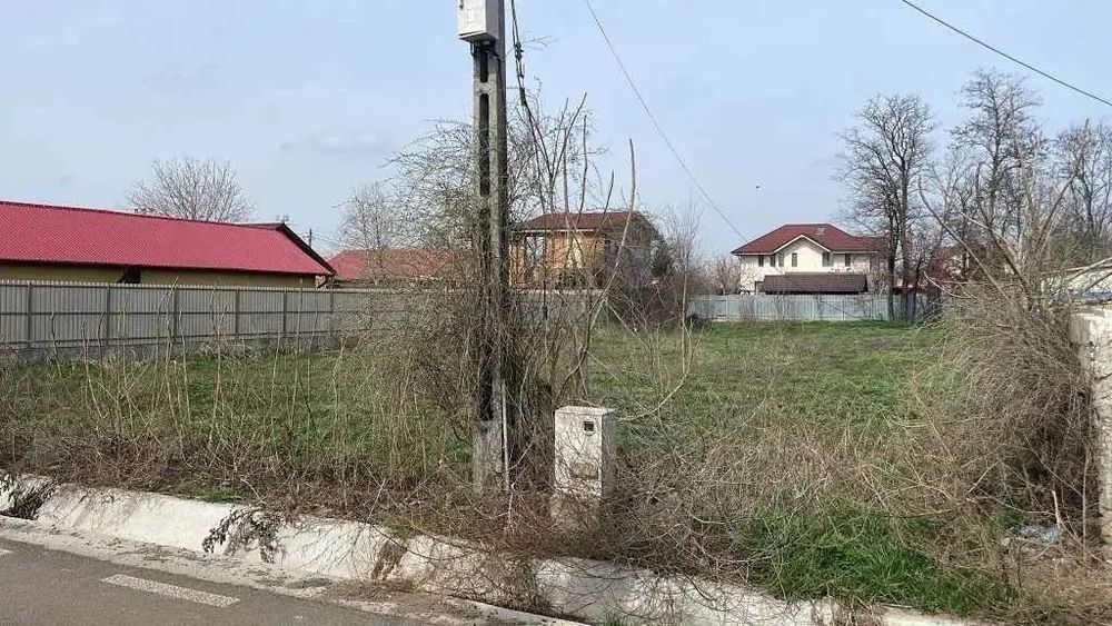 Vând urgent parcela de teren în Dumbrăvița în zonă centrală