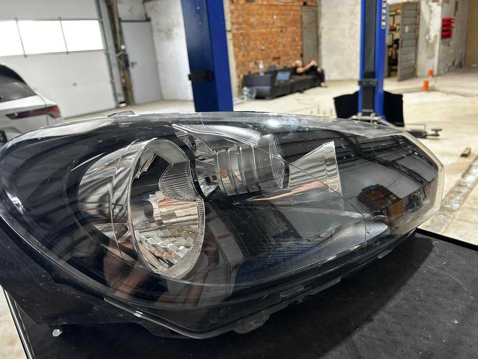 Десен фар за Голф 6