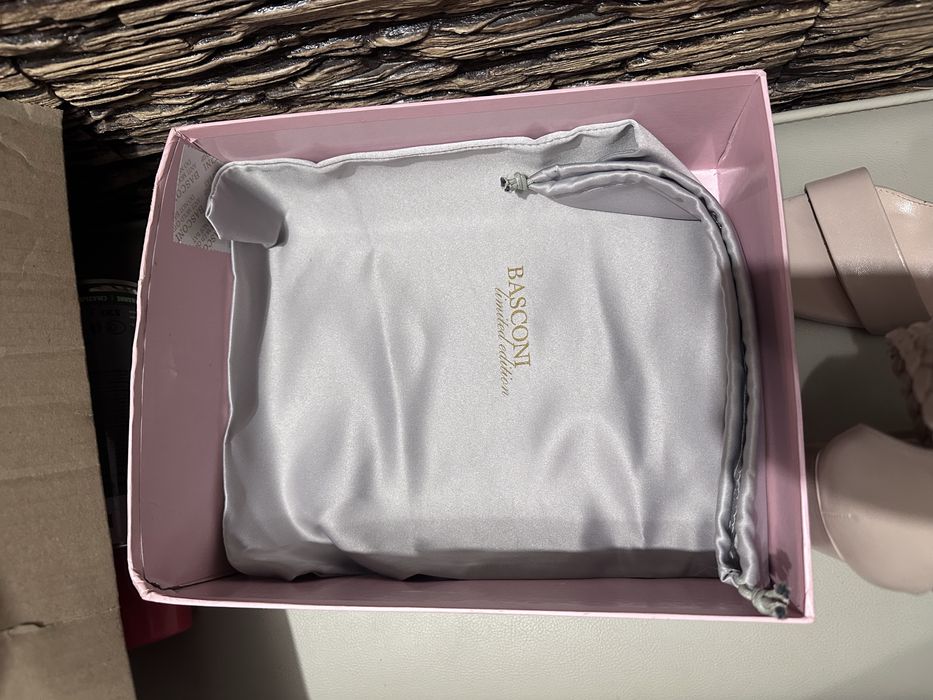 Босоножки Basconi