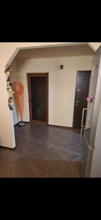 IANCA-De vânzare apartament cu 3 camere, foarte spațios, 80mp, etaj 1