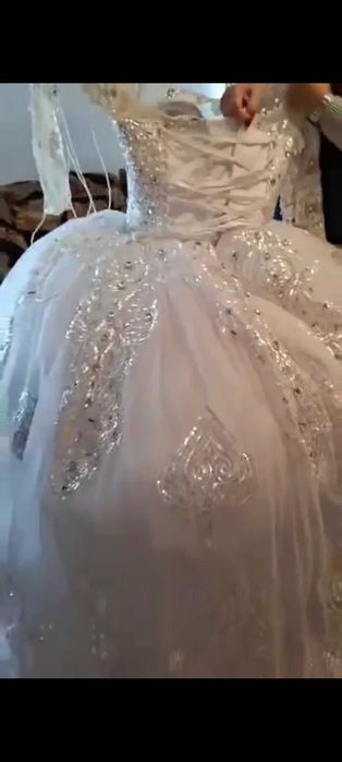 Vand rochie mireasa