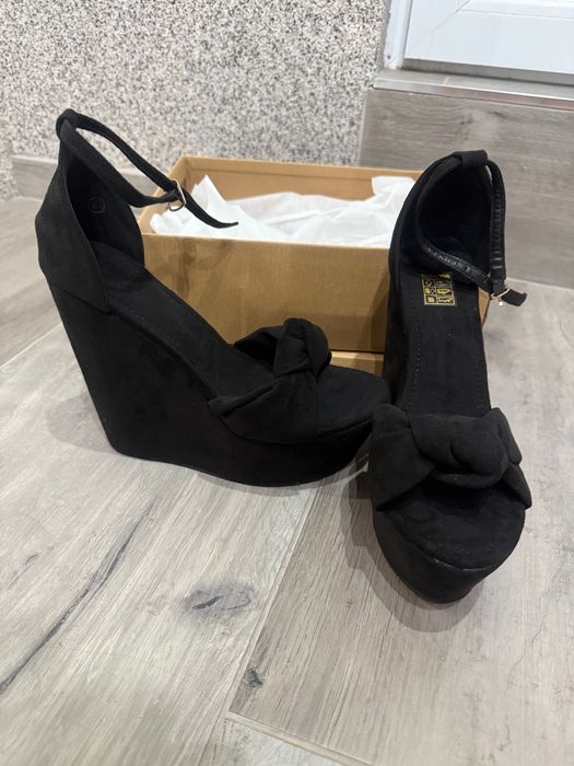 Дамски високи обувки