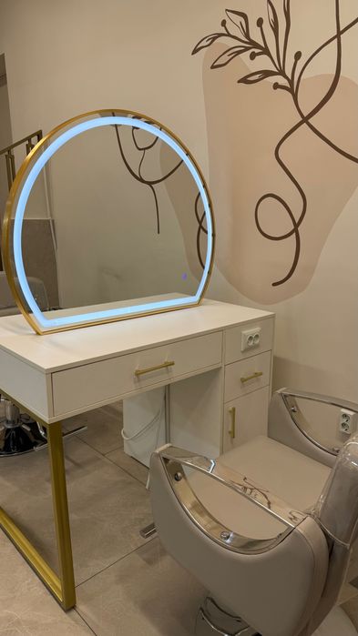 Парикмахерская кресло