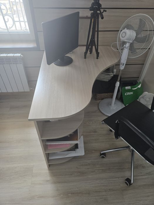 Офисные столы продам