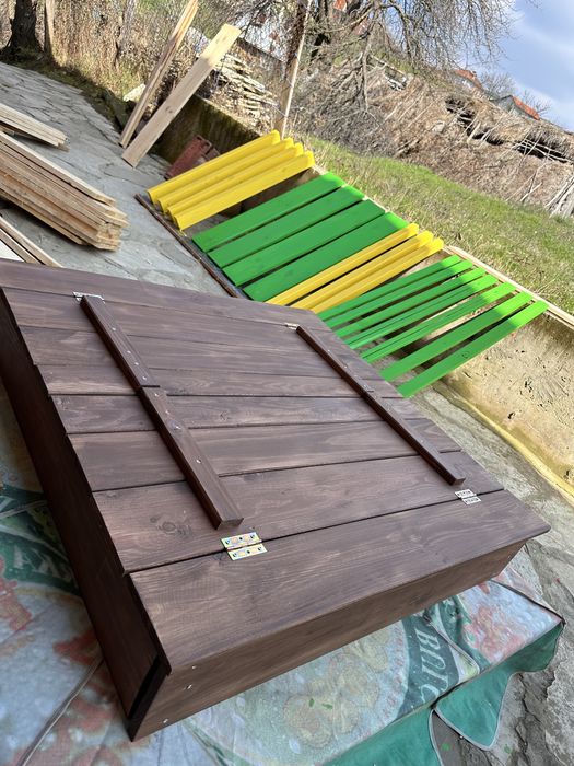 Детски  пясъчник - с пейки и капак (доп. СЕННИК!!)