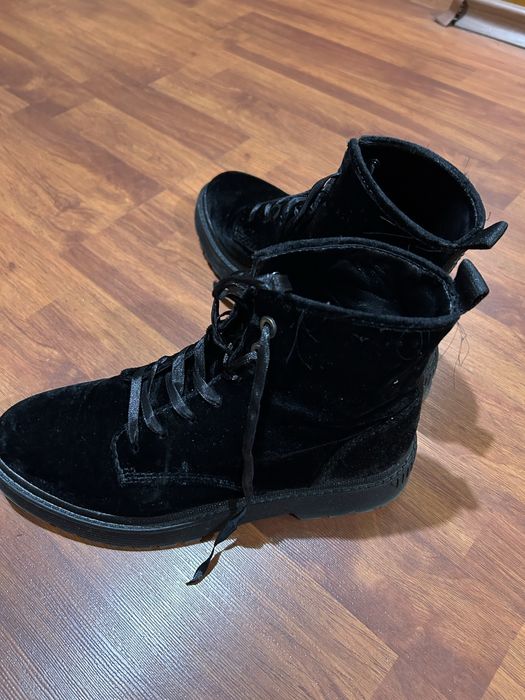 Дамски боти Calvin Klein  и Moschino