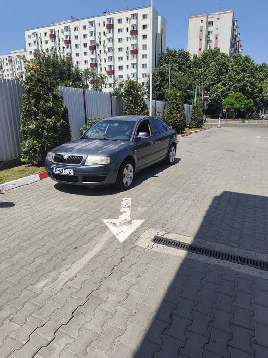 Inchiriez Skoda Superb