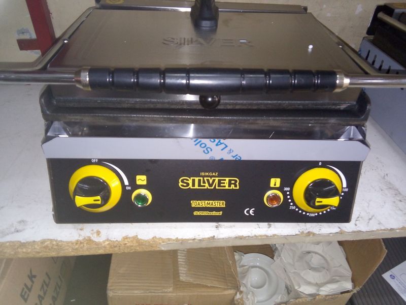 Тостер, професионален за принцеси, тостове ЧИСТО НОВ