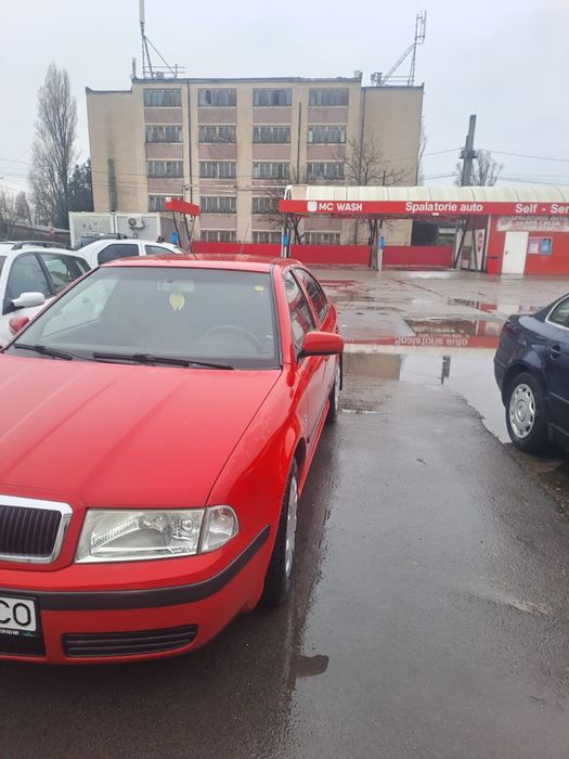 Skoda Octavia 1 de vanzare 1.6 benzina cu carte service