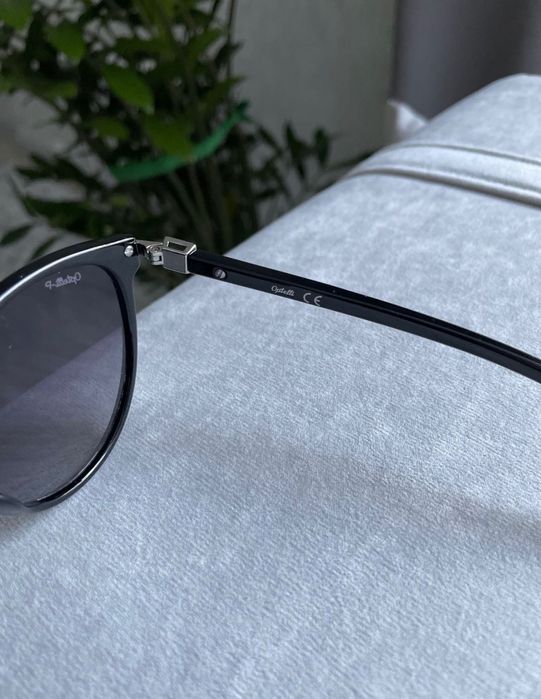 Очки солнцезащитные