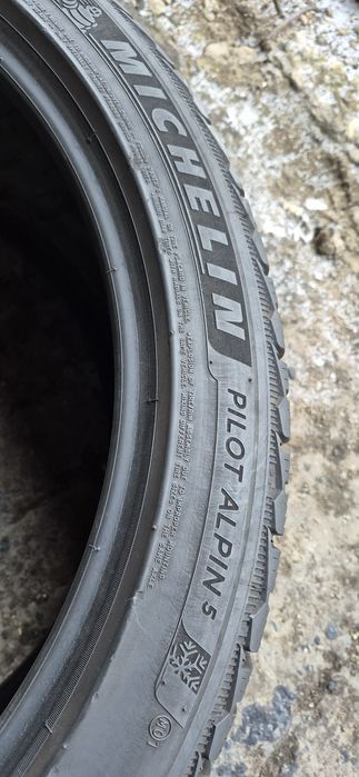 2 anvelope iarna Michelin 295/35/20,dot 2020.Pretul este pe bucata.