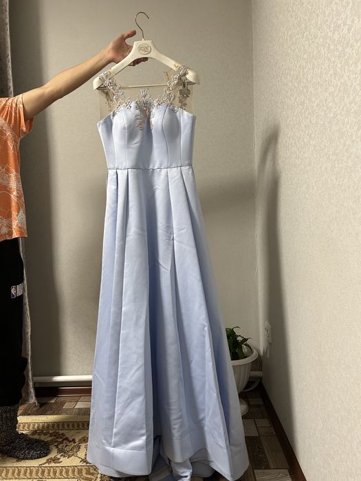 Продам бальное платье