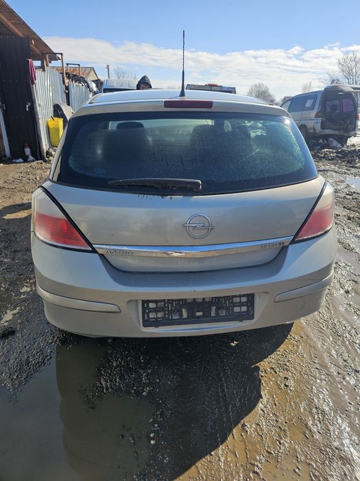 Dezmembrez  Opel astra h 1.7 2007 uși cutie roti faruri punte stopuri